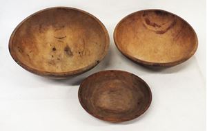 Picture of Lot of 3 antique graduated wooden bowls