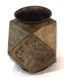 Picture of Chinese bronse vase