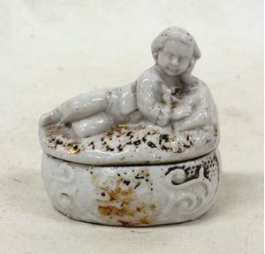 Picture of Antique jminiature porcelain jewelry box