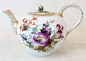 Picture of Meissen porcelain tea pot