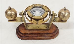 Picture of Plath table top compass with brass globes