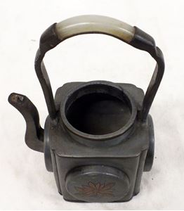 Picture of Chinese pewter tea pot with jade handle